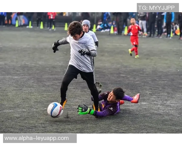 天津足球冬令营开启青少年足球梦想之旅培养未来足球明星